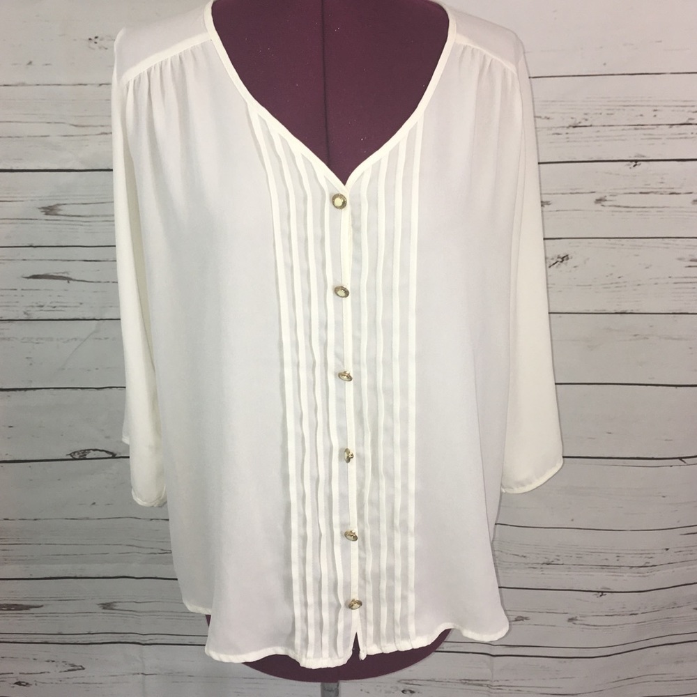 Antique Button 3/4 Sleeve Off White Blouse